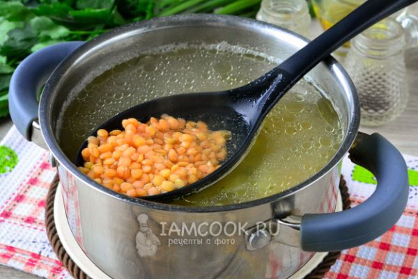 Суп с чечевицей и помидорами